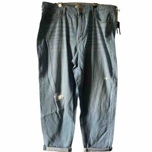 Universal Thread Women's Mid-Rise Boyfriend Jeans Light Wash Size 17